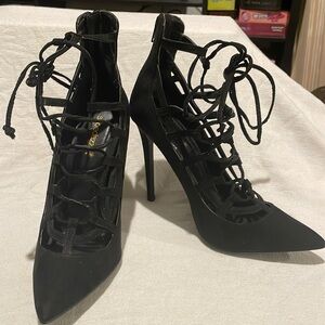 Never used; size 8.5